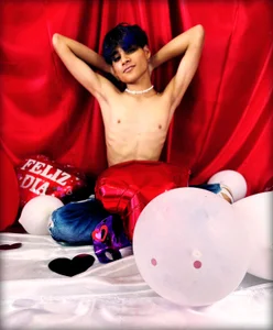 spicy_adonhis 😘💖 Valentine's Day: A tender gesture in the midst of the celebration. 💖😘 รูป  2