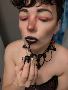 kittyfitty29: Send 800tkns for my new Mac blacklipstick ( фото)