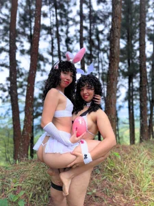 Chloe_and_Violeta Public Pic 2