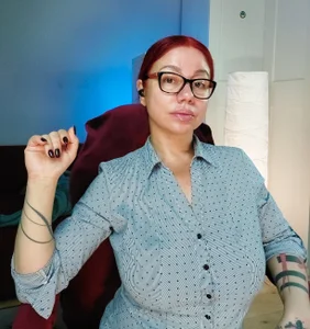 Ella__Kross Free1  6টি ছবি