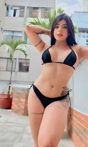 nurbanu_hatem Pool Bilde 2