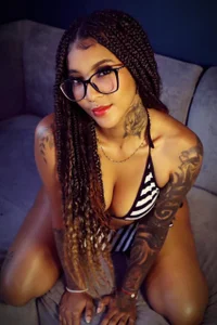 Elizabetth_Roman: Public ( 2 фото)