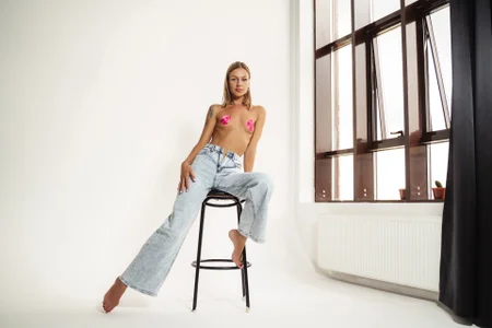 Skinny_Nally Fit muscular body Pic