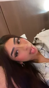 Violet_carsonのCute face 🥰💜の枚の写真