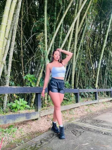 Public de Hall_16  2 photos