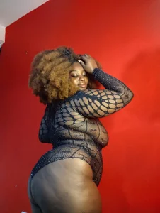 ebony_NeighborMoansのbbw here fro youの 2枚の写真