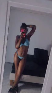 IngridCurvyX Public Foto