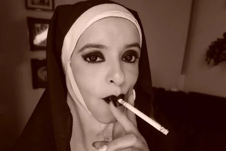 🚬 od YourMissAlice  2 snímek