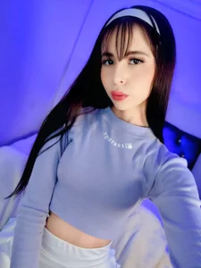 its_Lia_1“Tell me, cutie…💜💜” Bild 4