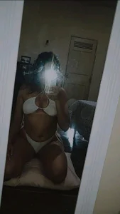 Nissrinee سكسييي sexy girl Foto