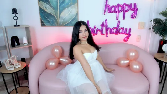 emily_yeon ✨ Today I am the sexiest birthday girl ... Do you come to blow my candle? 😈 Pic 3