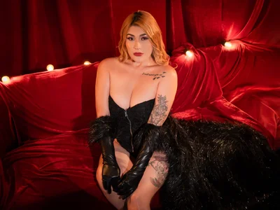 Celeste_Presstigge A lady on Halloween 😈🖤 Pic 4