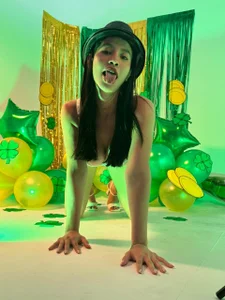 JuliaaVega st. patrick's session 🍀🍀 Foto 3