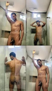 in the shower de Jafet_Manzur  Imagens