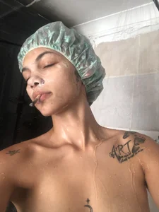itszee_xoxo kullanıcısının Yours truly🤍🍃 albümü -  3 fotoğraf