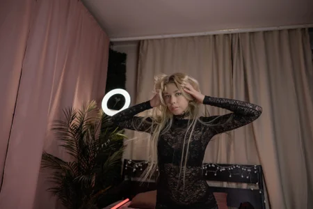 Luxury Blonde de webpetite  9 photos