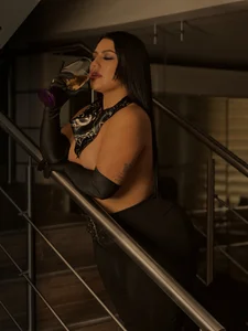 kiana_cream wine glass in the dark 💋 Pic 2