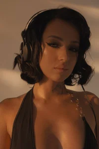 Zara_Noir Public Pic 4