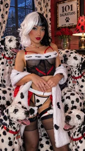 emilyruiz1 Cruella 🖤🤍❤️ зображення 7