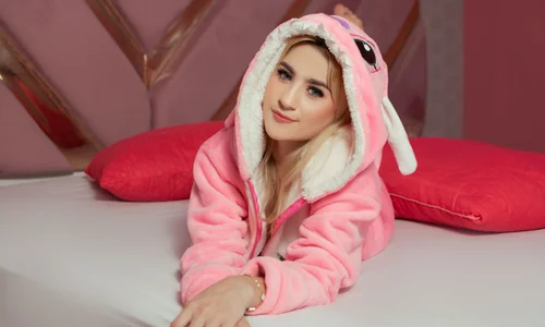 ChloeLaurentt Too Pink to Be Innocent Pic 2