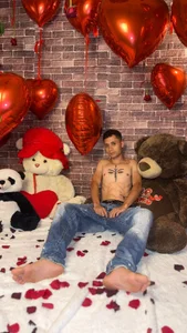 LucassSmith11 “I am the sin you want to commit this 14th.” 😈 Εικόνα 5