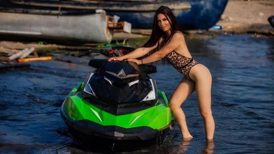 Ella_Raven Let's take a ride 🔥 Gambar 7