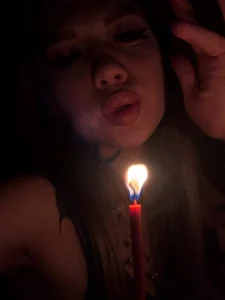 Jess_Lui Or maybe Jess is a witch after all?? Hình 2