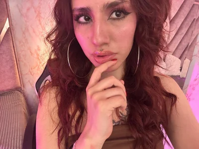 elodie_rouge Curls with attitude, volume full of life and power 👩‍🦱🔥 Pic 6