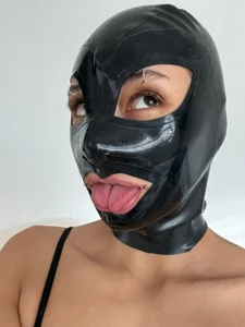 xreeeeviz Latex Foto 4