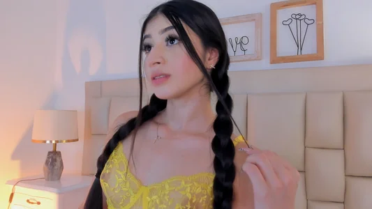 camile_carter a little of me 😏 in yellow зображення 3