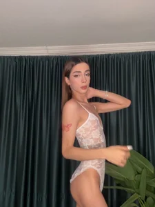 Emmavr gilrs night টি ছবি