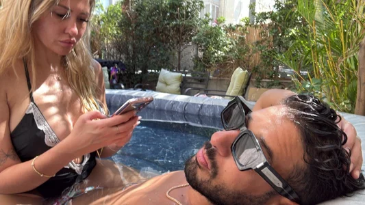 husbandandwifetobe Public Hình