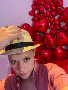 demimoore222 kullanıcısının Hey Hey ❤️‍🔥 albümü -  3 fotoğraf