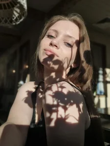 Chloe_Vixen Public Pic