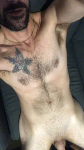 Italian69Stallion: Public ( 2 фото)