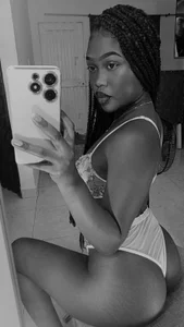 ThianaGarcia ebony goddess Gambar