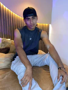 zander_2120 I am Zander Εικόνα 2