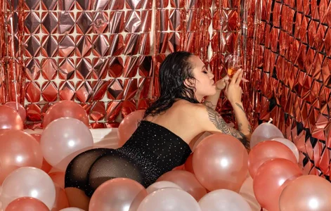 Dayan-Russell Public Foto 4