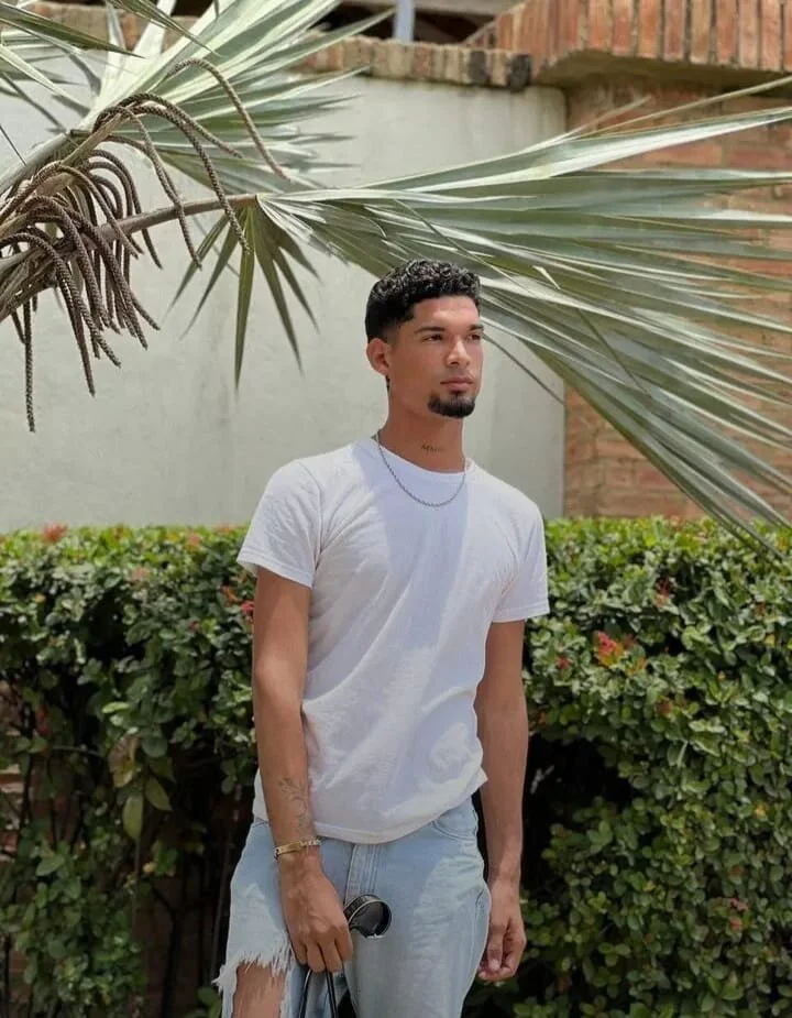 TheCarlos_ immagine di tendenza 9557