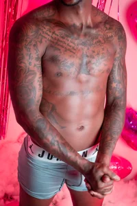 bigbutti_naomi Valentine's Day 💘 Man Pic 2