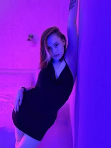 EmilyBridget Public 사진 4