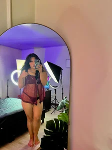 Zarabloom_ Lady in red i mean in bed Bilde 5