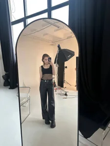 DelanaHenter Choosing clothes for broadcast Pic