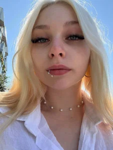 AngelinaTous Public Bilde
