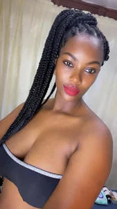 Sara_Marks “Sensualidad natural, energía única ✨” รูป 