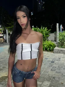 REINA_ADAHARA Hello Pic 2