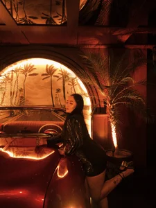 Valentina_Tilly Public Εικόνα 3
