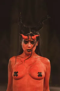 Julieta_RussellThe devil in I... 666图片 3