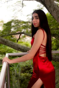MariamNur_のRed dressの 8枚の写真