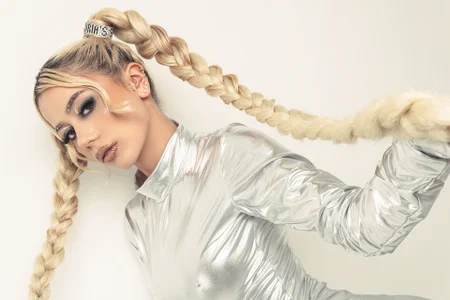 HannaConnor_ SILVER GLAMOUR Pic 7